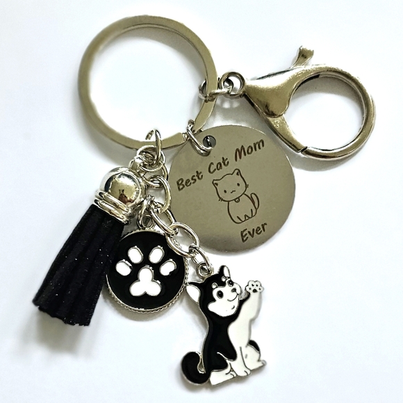 NEW! Enamel Black & White Cat "Best Cat Mom Ever" Keychain/Bag 👜🎒 Charm ~🐈‍⬛️ - Picture 2 of 8
